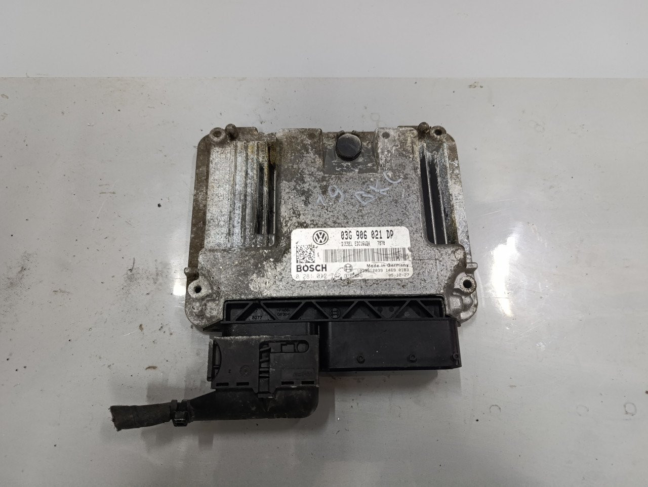 Volkswagen Passat B6 1.9TDI Блок керування двигуна 03G906021DP