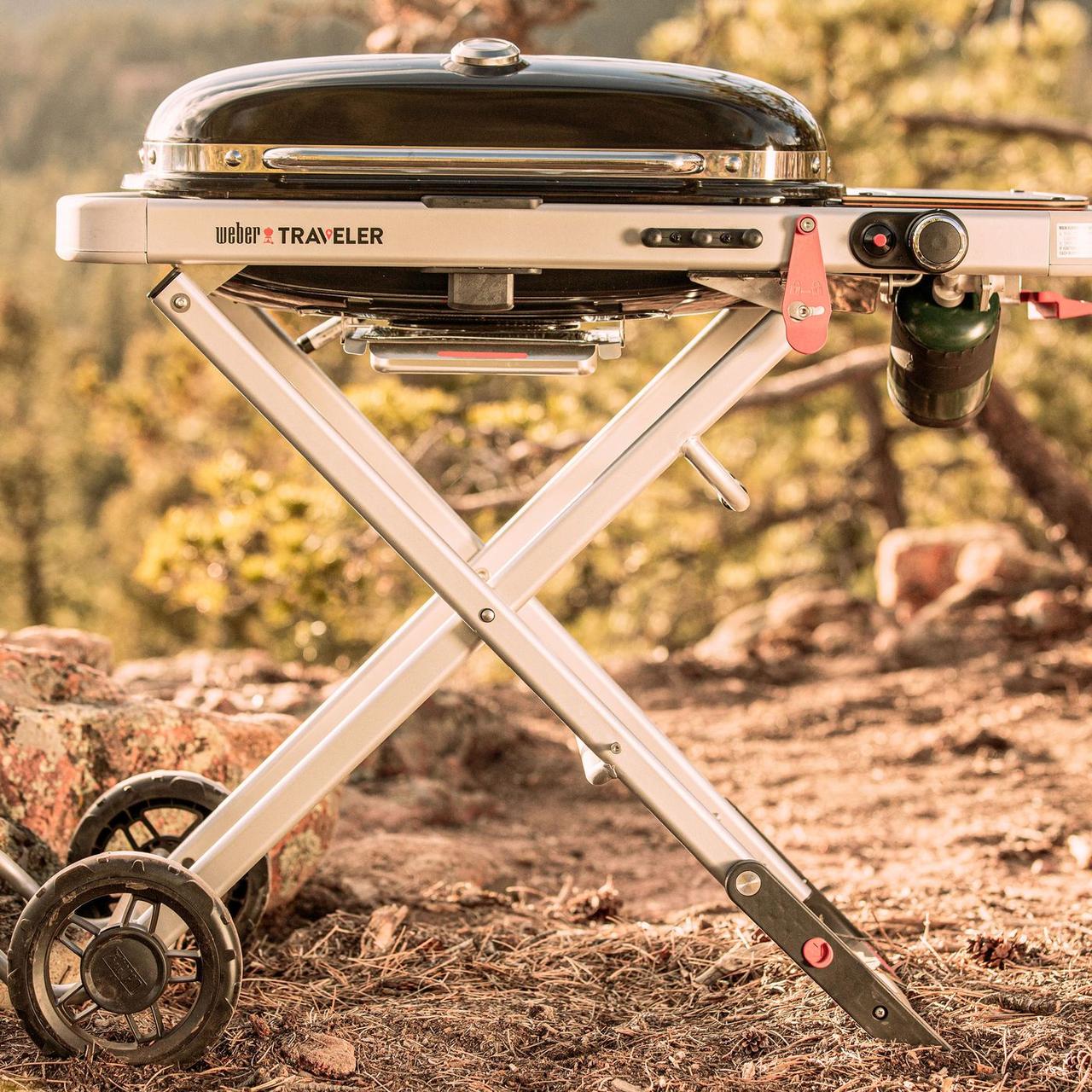 Газовий гриль з бічним столиком — Weber Traveler чорний (9010033)