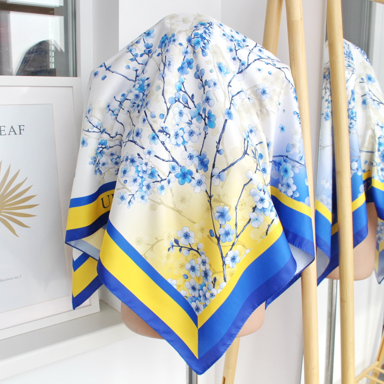 Хустка патріотична 90х90см "Яблуневий цвіт" 218045, фото 1