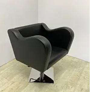 Перукарське крісло Марта на гідравліці опуклий квадрат хром екошкіра чорна (FrizelTM)