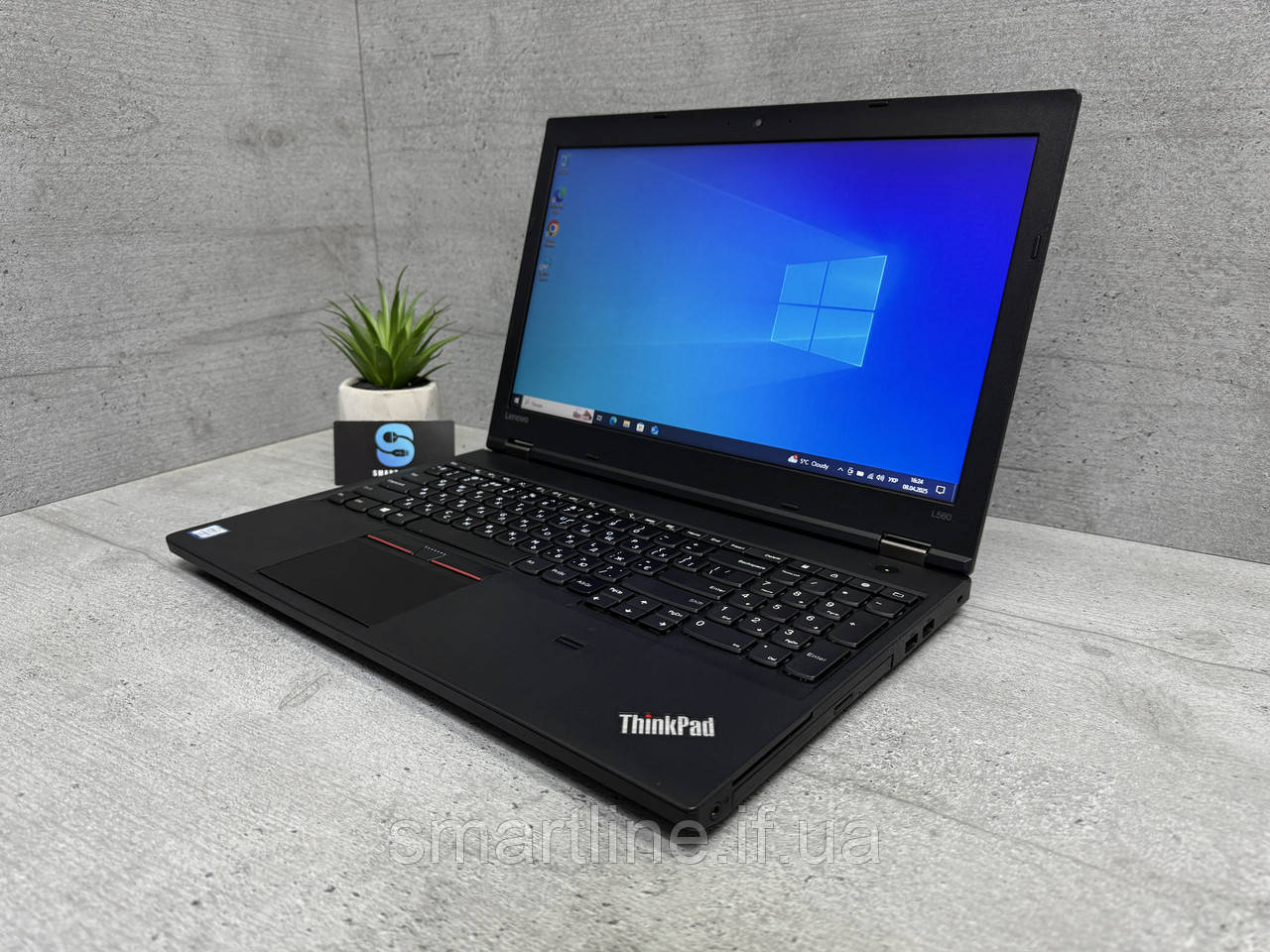Стильний ноутбук Lenovo Леново L560 8gb ddr4 128gb i5-6200u ssd 15.6"