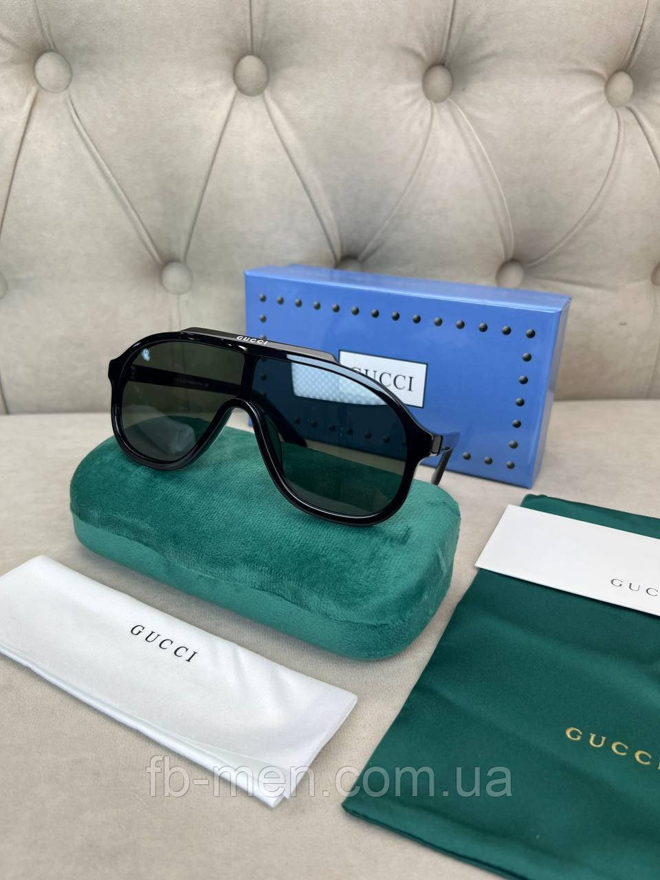 Сонцезахисні окуляри Gucci GG1038S чорні