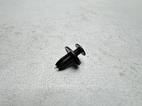 Кліпса кріплення підкрилка локера FX45 Infiniti 638489E001 63848-9E001
