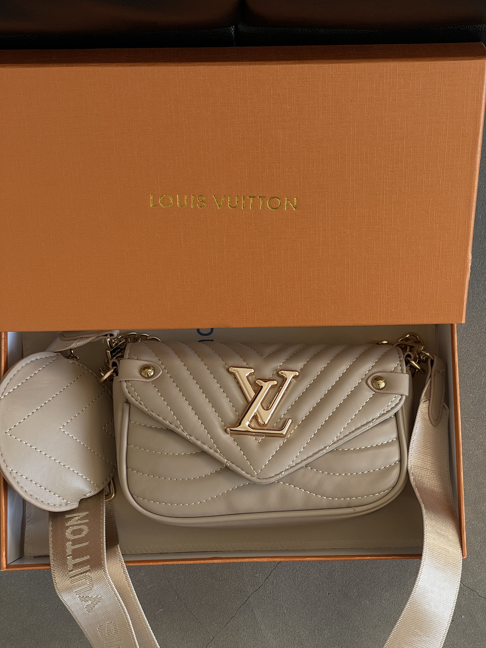 Жіноча сумка Vuitton New Wave Multi Pochette Beige (Бежева) Луї Віттон Крос Боді екошкіра 1 відділення LV, фото 1