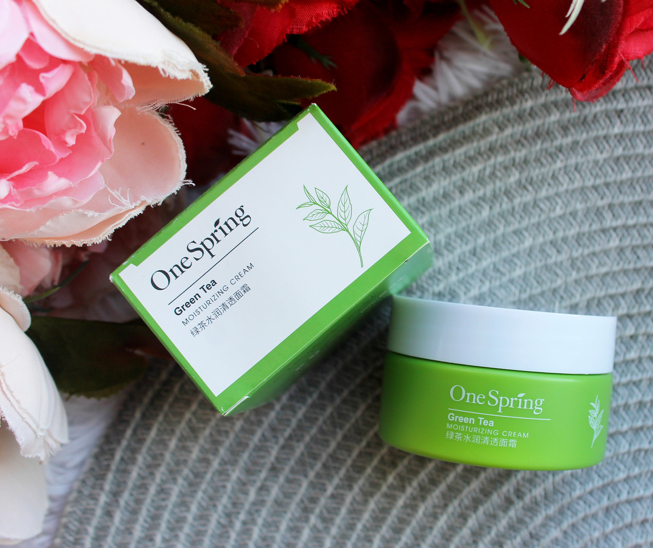 Крем для обличчя з екстрактом зеленого чаю OneSpring Green Tea Moisturizing Cream