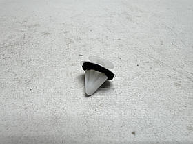 Кліпса молдинга порога Forester Subaru G18K51SJ3 NE5151SJ3A