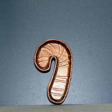 Дерев'яна тарілка у формі цукеркової тростинию Розмір 11 х 20 см Код/Артикул 324