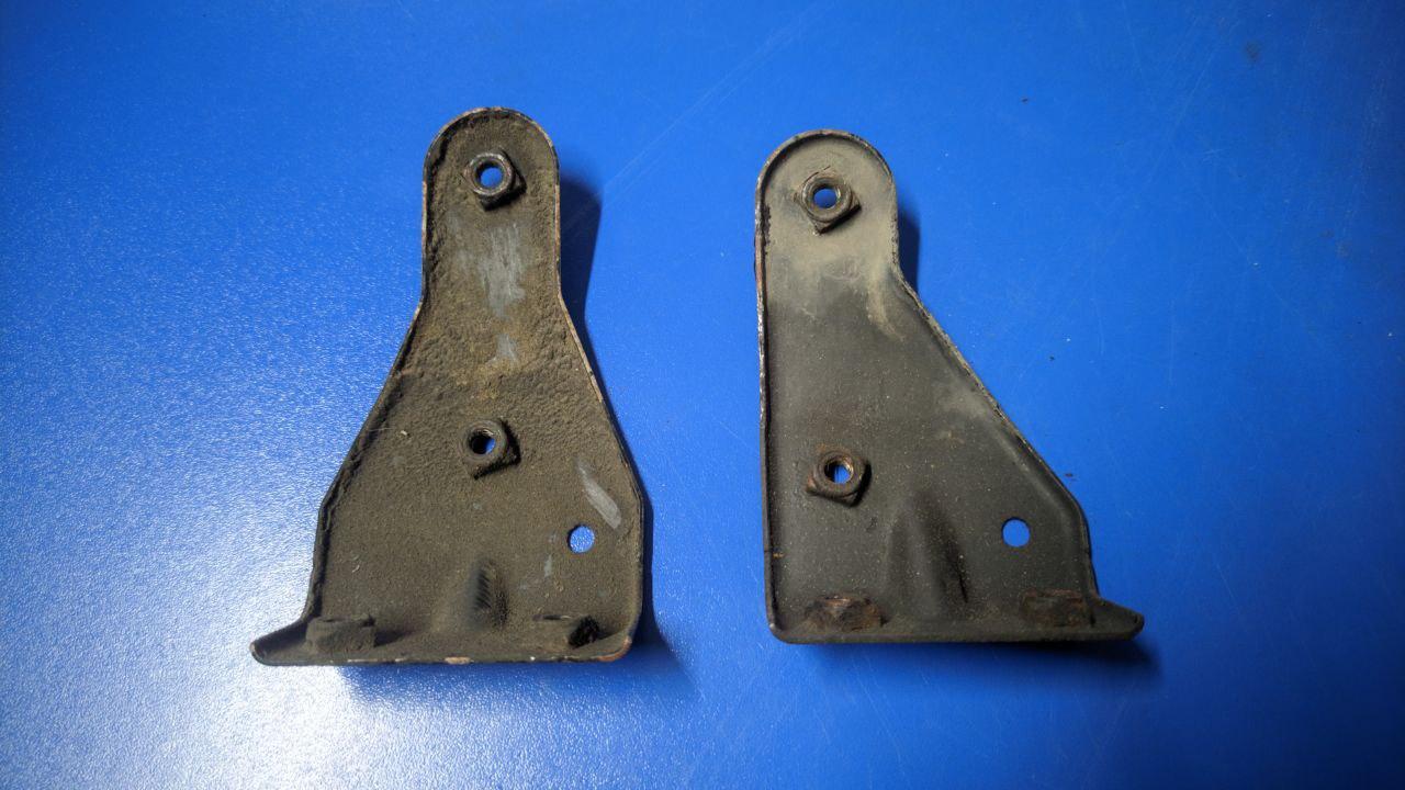 Кронштейни телевізора, кріпл. корпуса повіт. фільтра (2 шт.) Renault Trafic, Opel Vivaro 2001-2014, 8200515020, 8200515025 (Б/У), фото 1