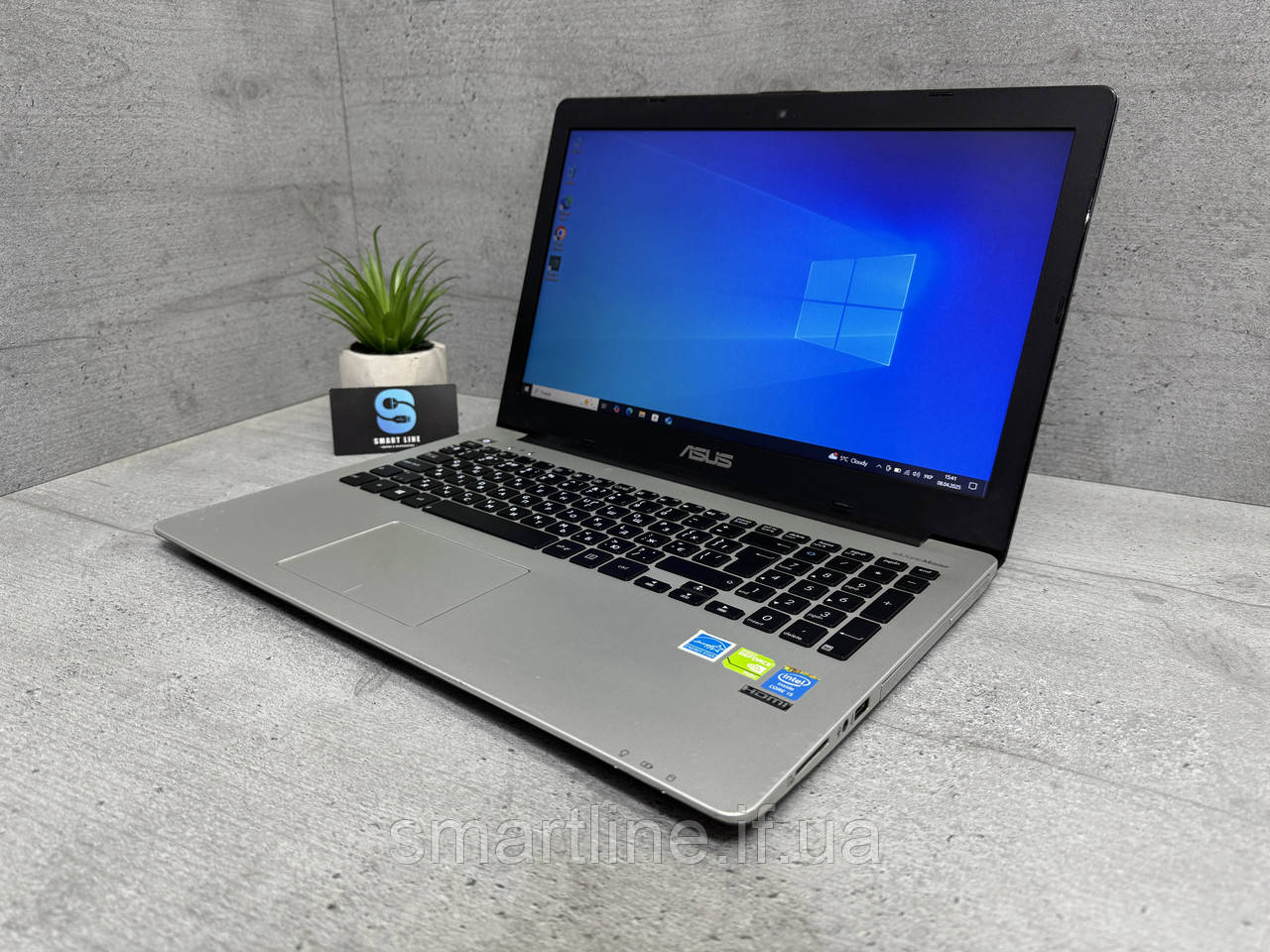 GeForce Стильний ноутбук Asus R553L i5-4200U 12gb ddr3 256gb ssd 15.6" FullHD