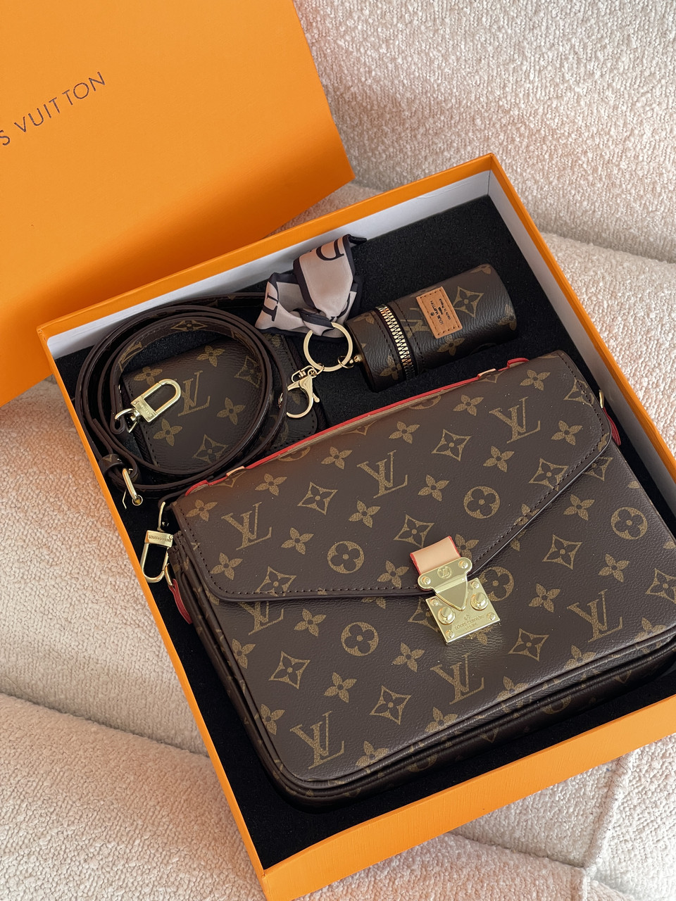 Подарунковий набір Louis Vuitton (сумка велика, гаманець ключниця )