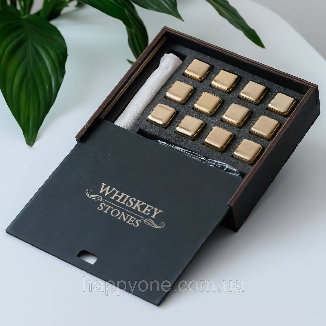 Золотисті кубики для віскі Whiskey Stones в дерев'яній коробці (12 шт.)