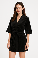 Жіночий теплий плюшевий халат чорний з поясом на запах