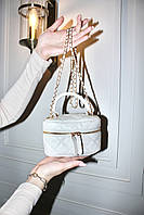 Женская белая сумка кросс-боди из экокожи | Стеганая сумочка с цепочкой | Модная сумка через плечо