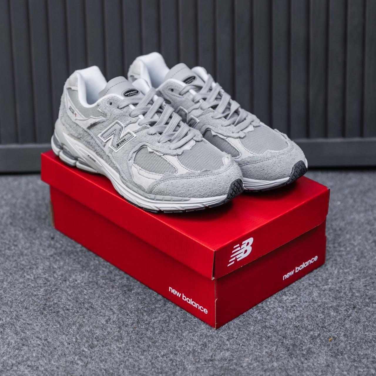 Кросівки чоловічі сірі New Balance 2002R Grey (17335)
