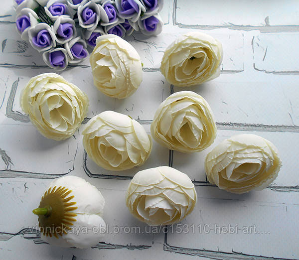 Бутон рананкулюсу 4 см, молочний