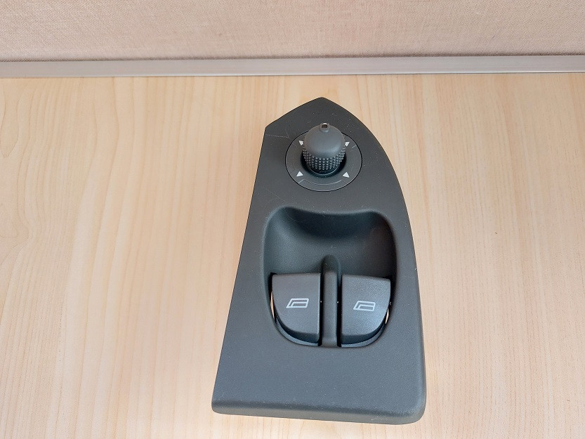 Кнопки склопідйомника лівих дверей Fiat Ducato 244, Peugeot Boxer, Citroen Jumper (2002-2006), 735335418