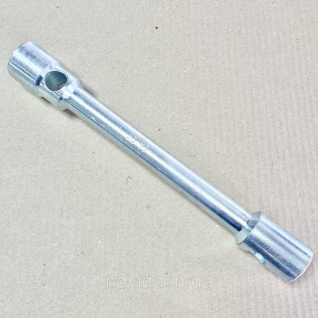 Ключ балонний ГАЗЕЛЬ, КАМАЗ (24х27) ІП-116