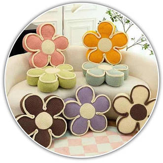 Подушки та м'які плюшеві іграшки