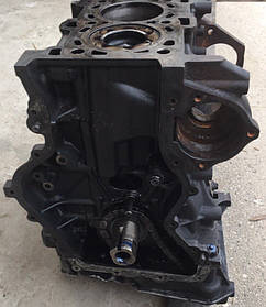 Блок двигуна Рено Майстер 2.3 дци