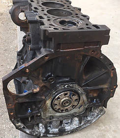 Блок двигуна Опель Мовано 2.3 дци