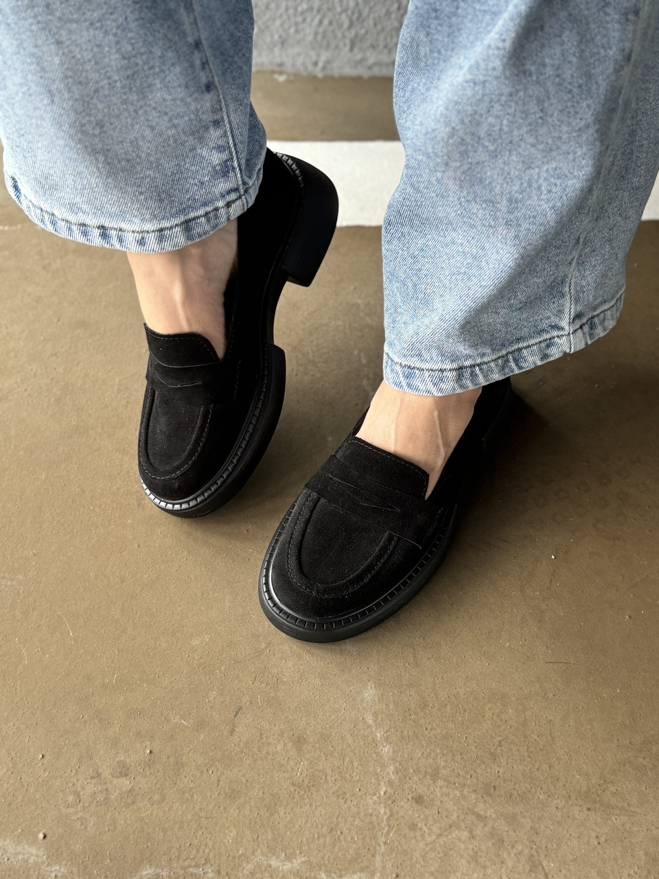 Замшеві лофери чорного кольору, фото 1