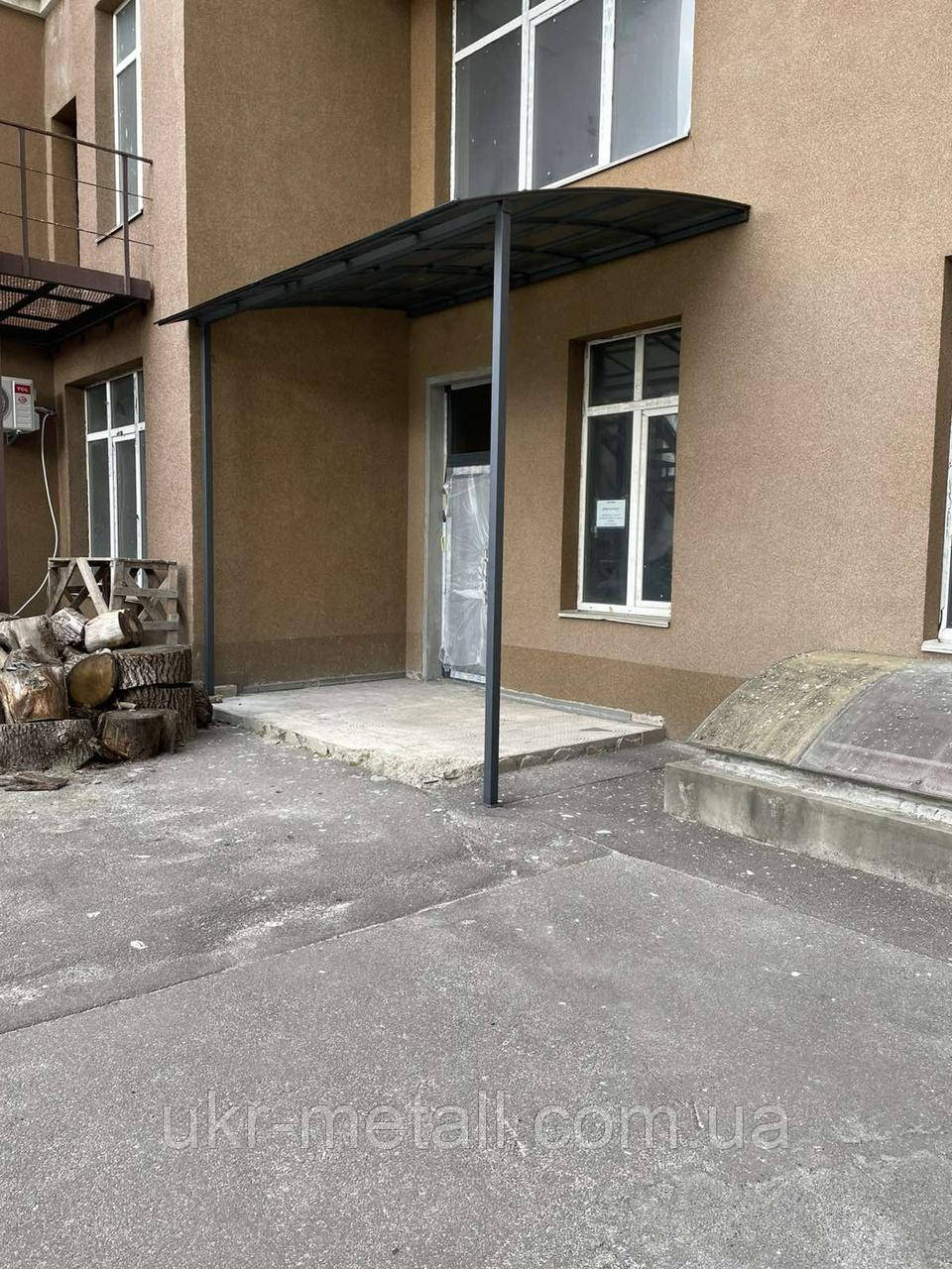 Навіс для вхідної групи/навіс над ґанком будинку