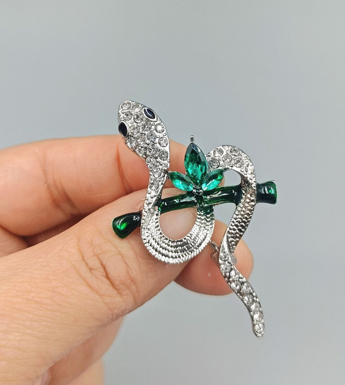 Брошка як срібна змійка на гілці, зі сплаву, шпильки у формі маленьких тварин, фото 1