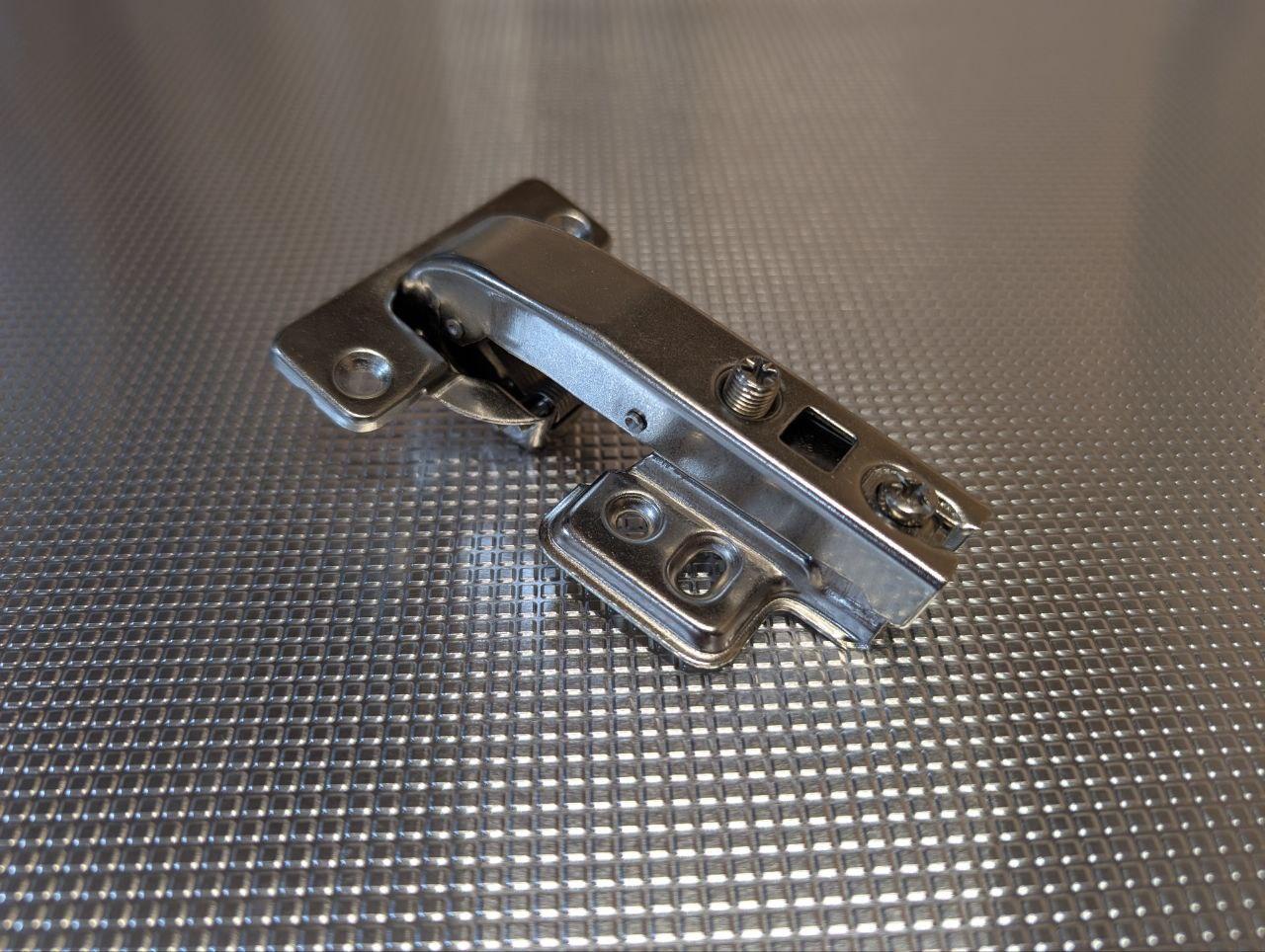 Петля рівнолежача 90* з дотягувачем, фото 1