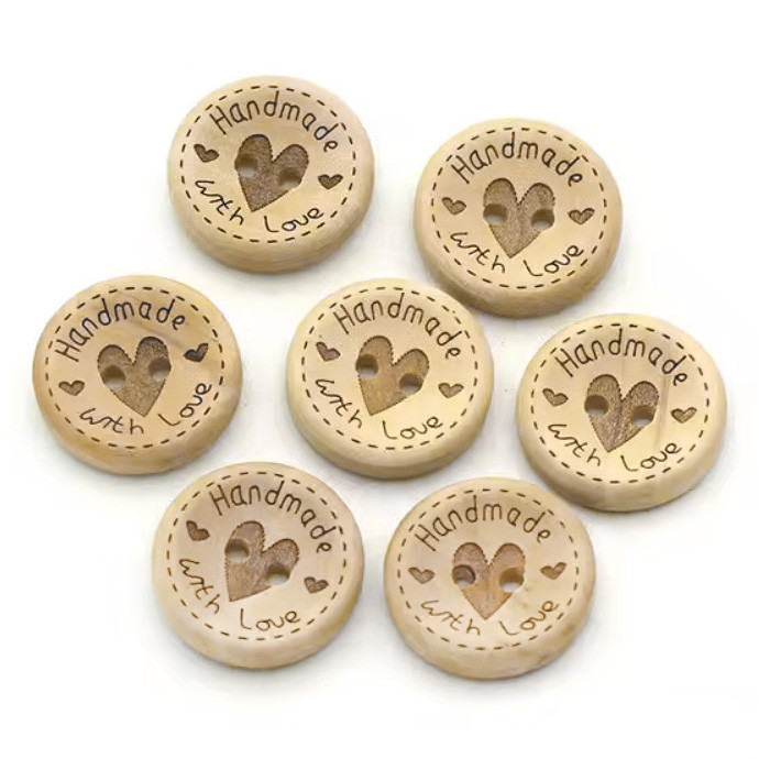 Ґудзик дерев'яний Handmade with love, серце, Ø20 мм (1 шт)