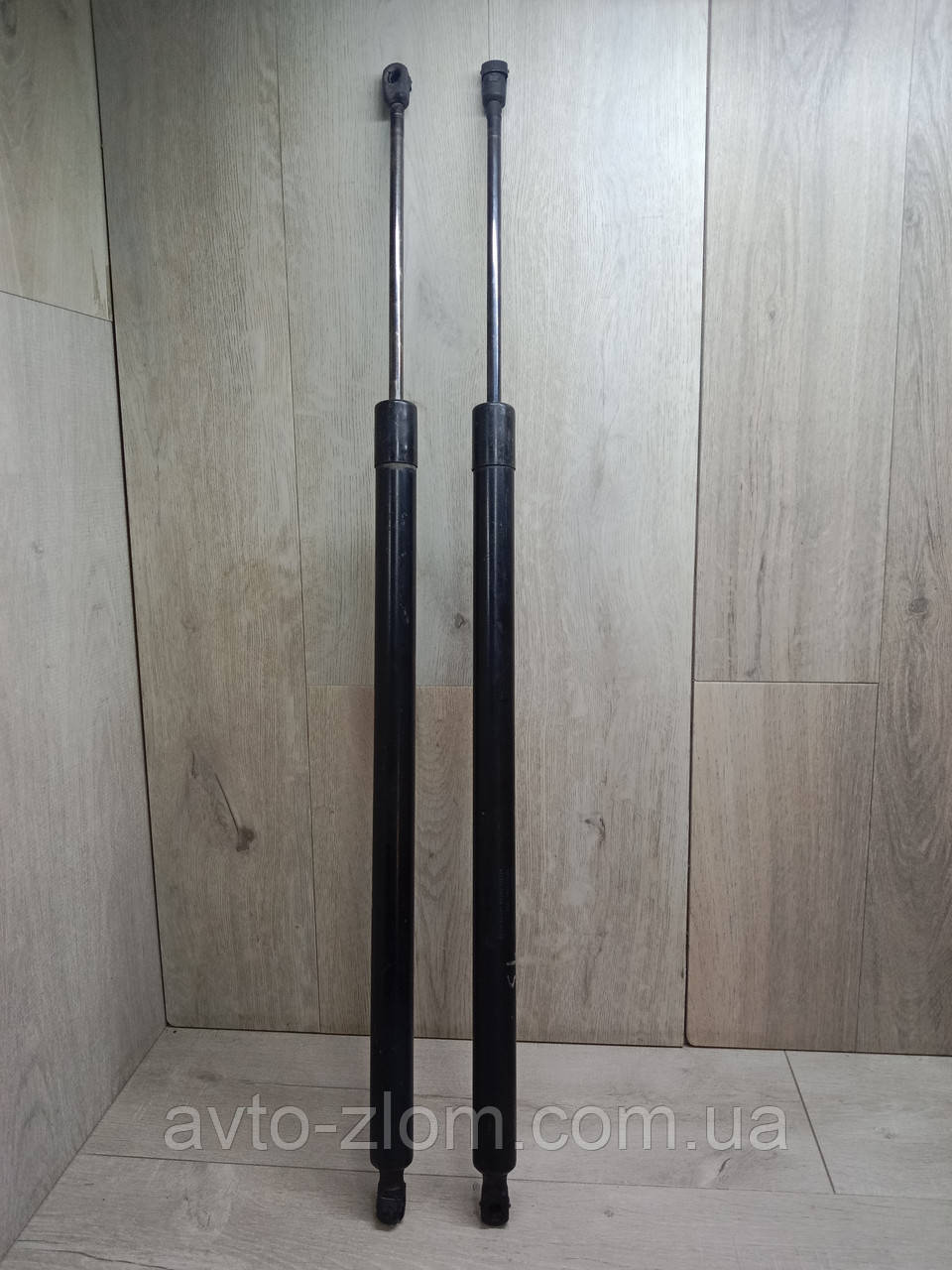 Стійки, амортизатори кришки багажника Volkswagen Transporter T5. 7H0827550., фото 1