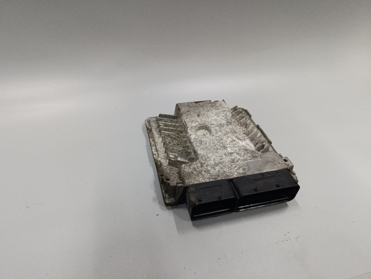 VW Passat B6 2.0 TDI Блок керування двигуном 03G906018CE