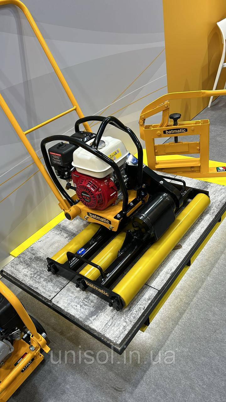 Роликова віброплита для брусчатки — Віброплита роликова Batmatic 𝗕𝗥𝟭𝟯𝟴𝟬