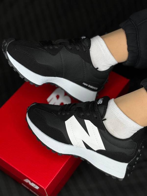 Жіночі Кросівки New Balance 327 чорні