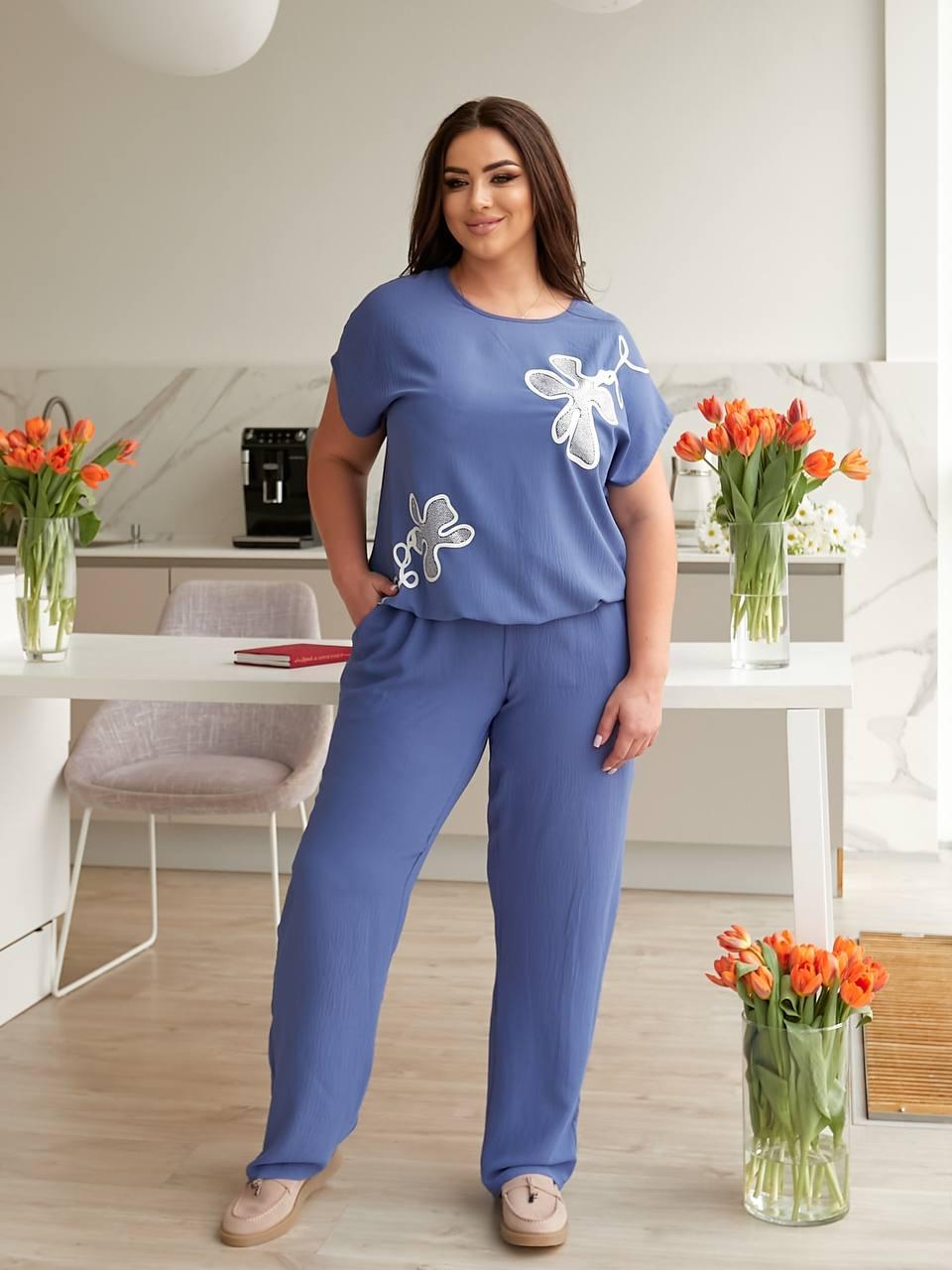 Жіночий легкий літній костюм американський креп великого розміру plussize 50-64 футболка зі стразами і брюки