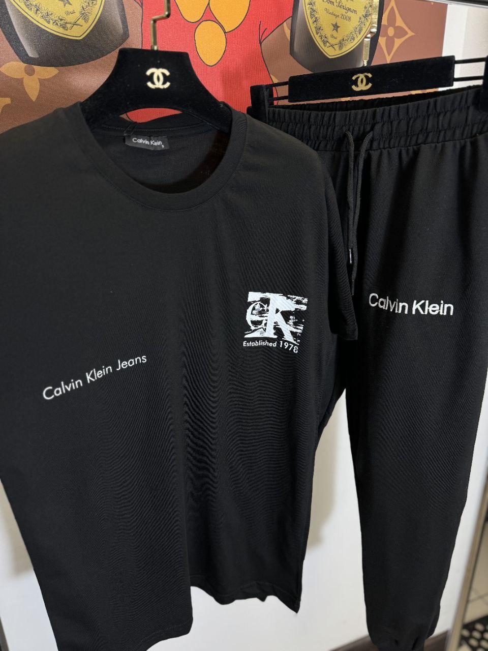 Костюм Calvin Klein