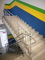 Перила сходові з подвійними поручнями для дитячих садків