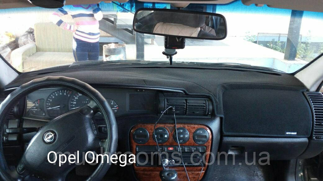 Накидка на торпеду Opel Omega B 1993-2000 чохол килимок накидка на панель приладів Опель омега Б