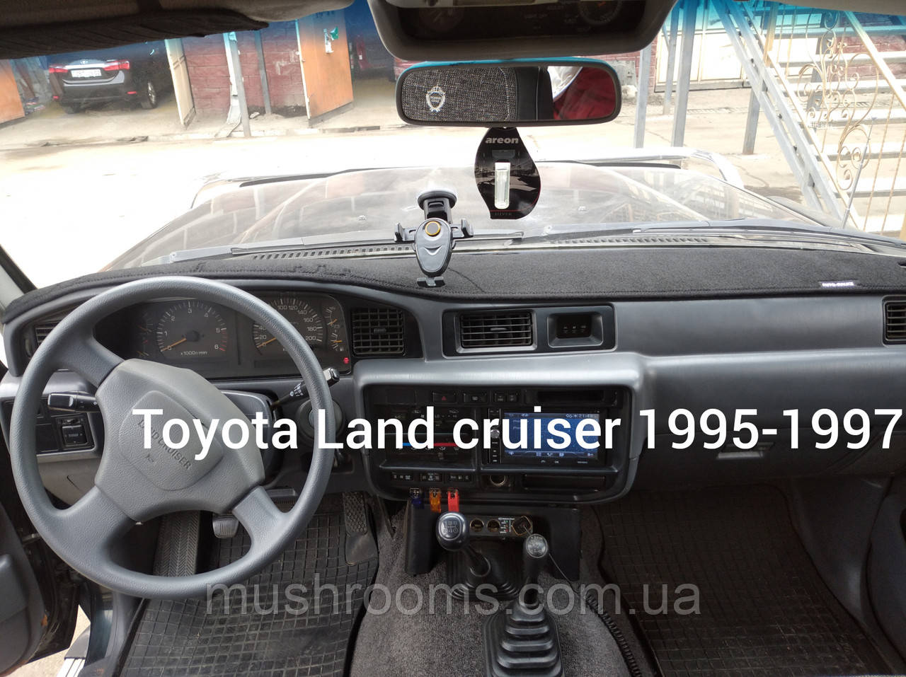 Накидка на торпеду Toyota Land Cruiser 80 1990-1997 чохол килимок накидка на панель приладів Тойота Ленд Крузер