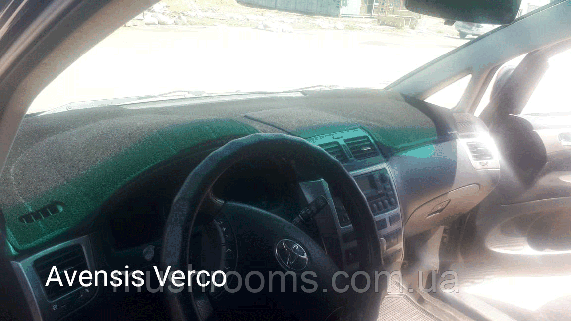 Накидка на торпеду TOYOTA Avensis Verso 2001-2009 чохол килимок накидка на панель приладів авто Тойота Авенсіс Версо