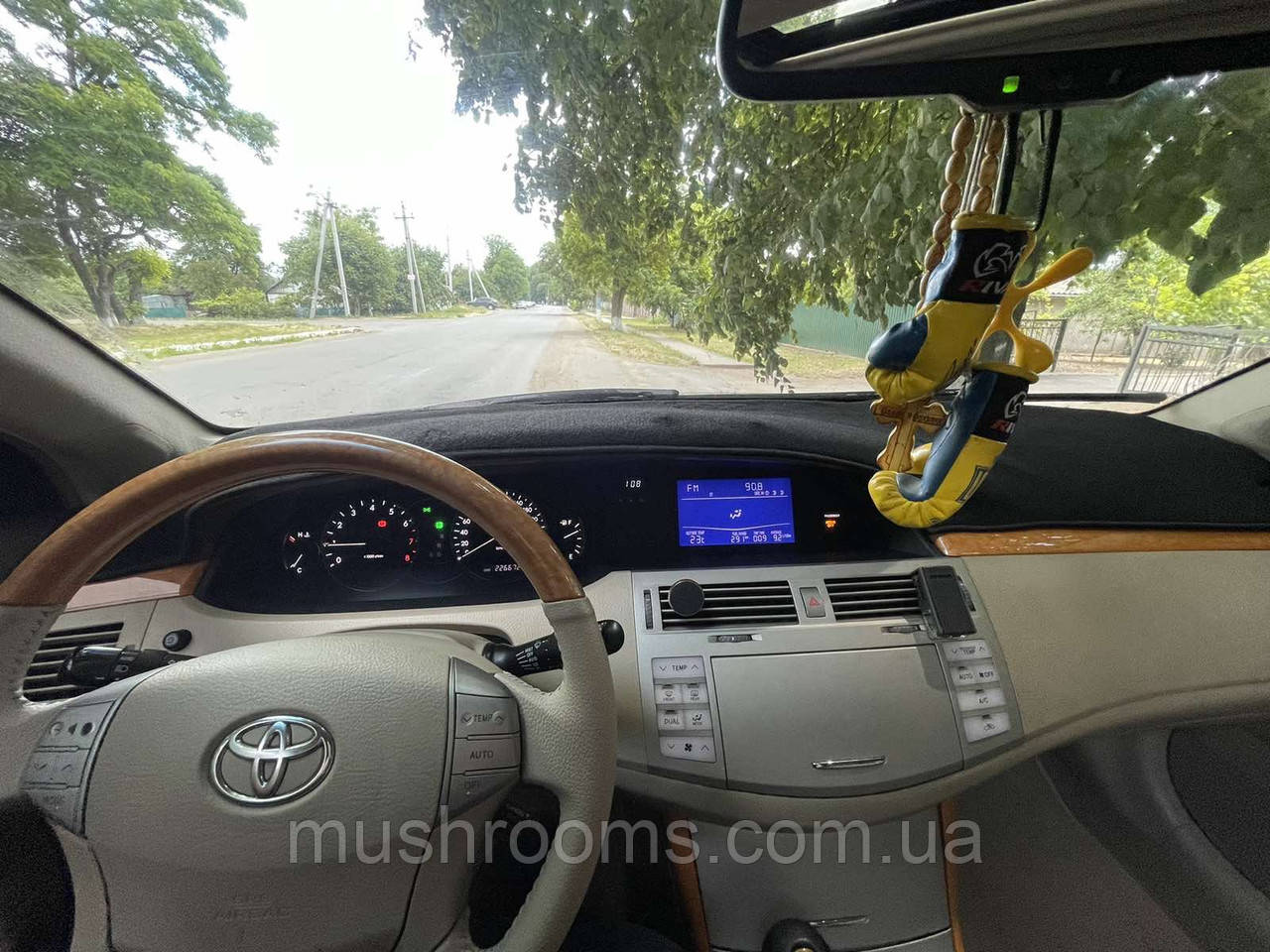 Накидка на торпеду TOYOTA Avalon 3 пок. XX30 2005-2010 чохол килимок накидка на панель приладів
