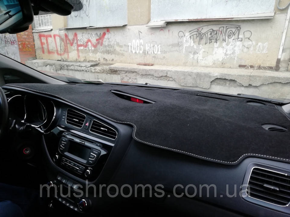 Накидка на торпеду Kia Ceed II 2012-2018 чохол килимок накидка на панель приладів авто КІА від відблисків, фото 1