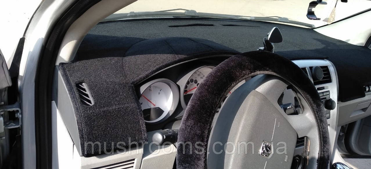 Накидка на торпеду Dodge Caliber 2006-2011 чохол килимок накидка на панель приладів автомобіля Додж Калібр, фото 1