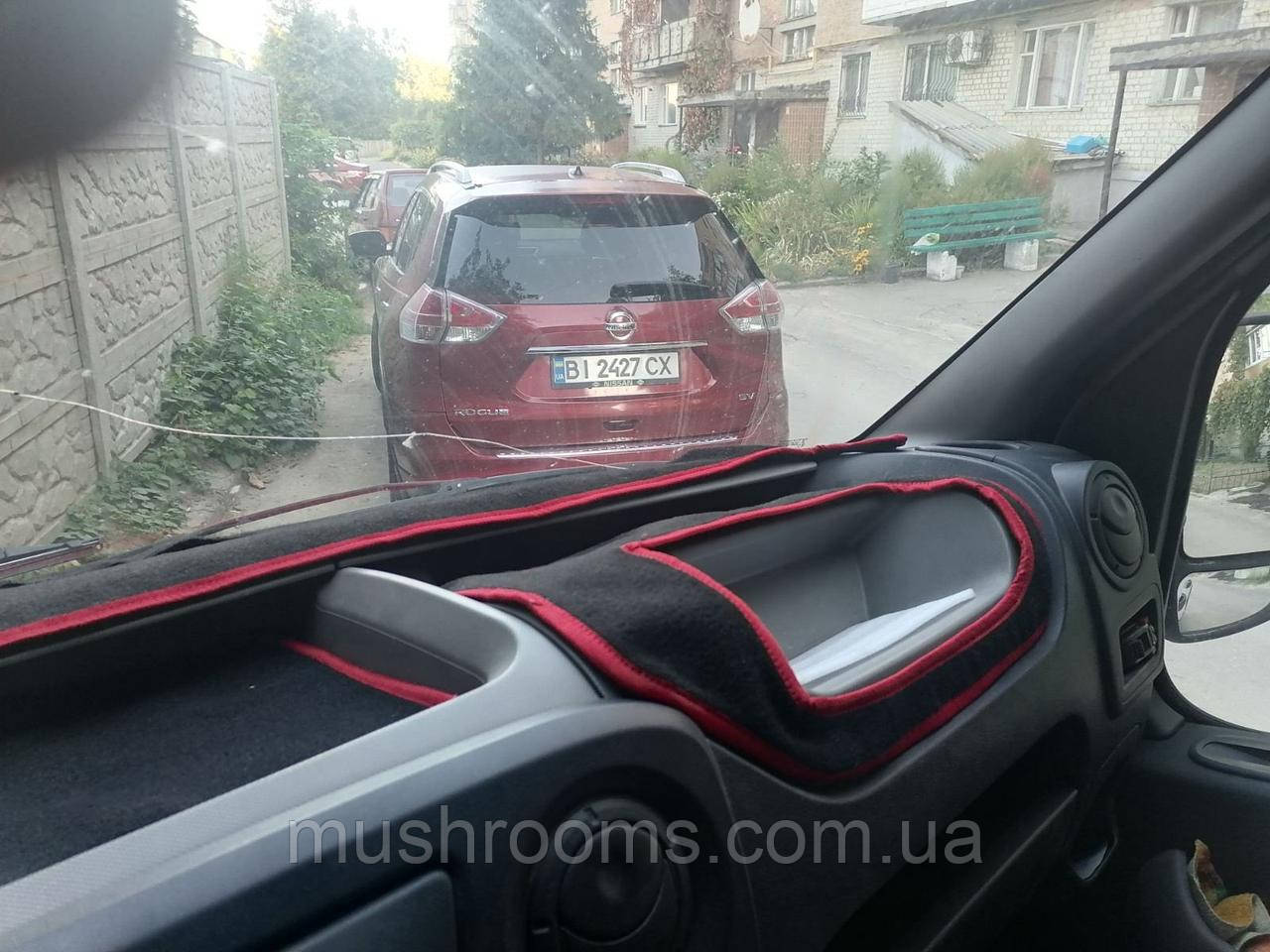 Накидка на панель RENAULT MASTER 2011+ Чохол/накидка на торпеду автомобіля Рено Майстер