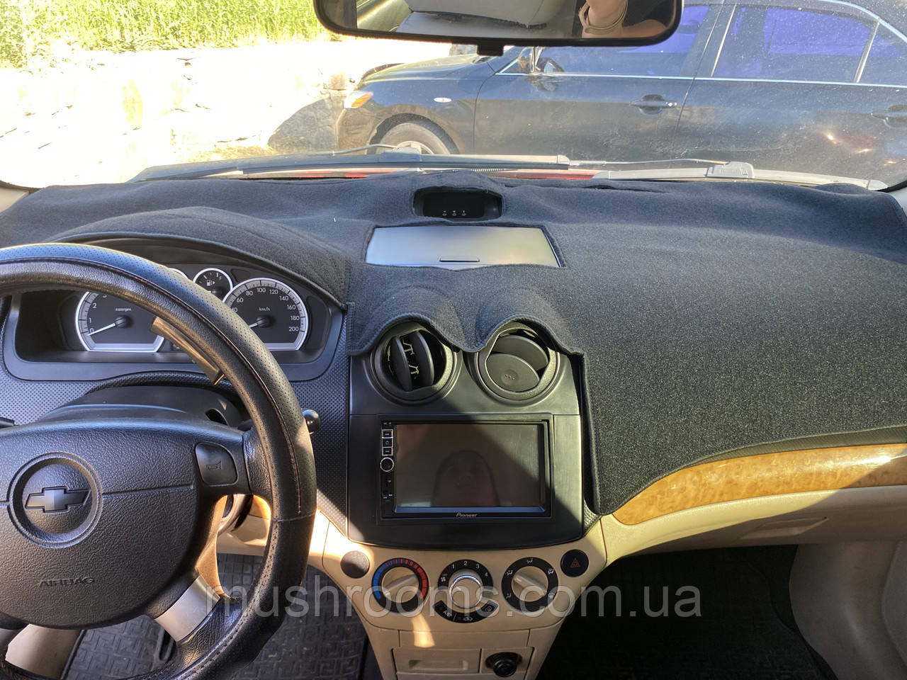 Накидка на панель приладів CHEVROLET Aveo t250 з бардачком посередині 2006-2011, Чохол/накидка на торпеду авто
