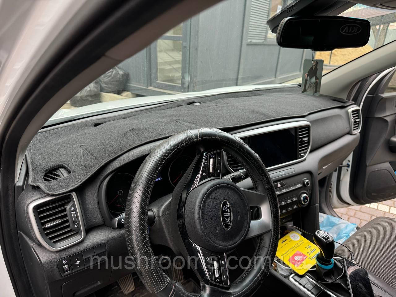 Накидка на торпеду KiaSportage 4пок. q l 2015+ чохол килимок накидка на панель приладів автомобіля КІА Спортедж, фото 1