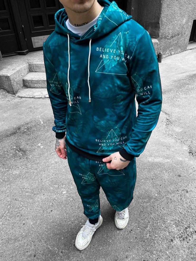 Зелений спортивний костюм з написами та принтом