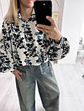Жіноча сорочка вільного крою з квітковим принтом на кнопках, фото 6