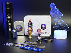 Футбольний набір Кіліан Мбаппе (термос, нічник, брелки, браслет, кубок, фігурка, кулон, кільця) Kylian Mbappé - Подарунок футболіс