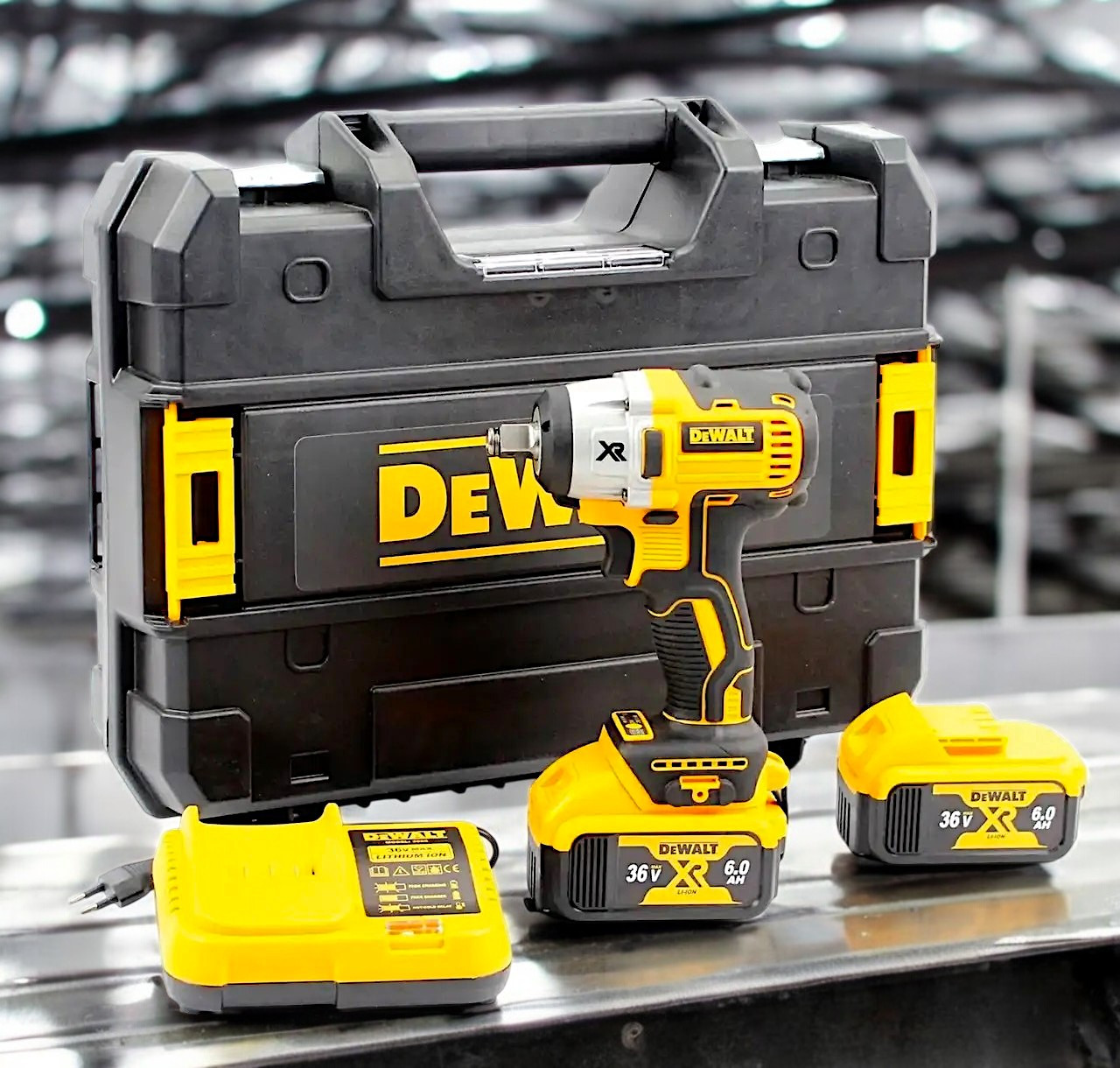 Потужний гайковерт DeWalt DCF922D2T Акумуляторний гайковерт Девольт 36V 6AH АКБ гайковерт