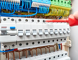 Автоматичні вимикачі (автоматика), низьковольтне обладнання та захисні пристрої.